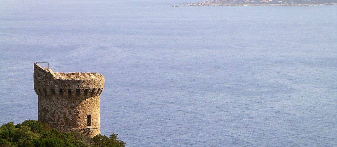 1200px-Genoise_tower_in_corsica
